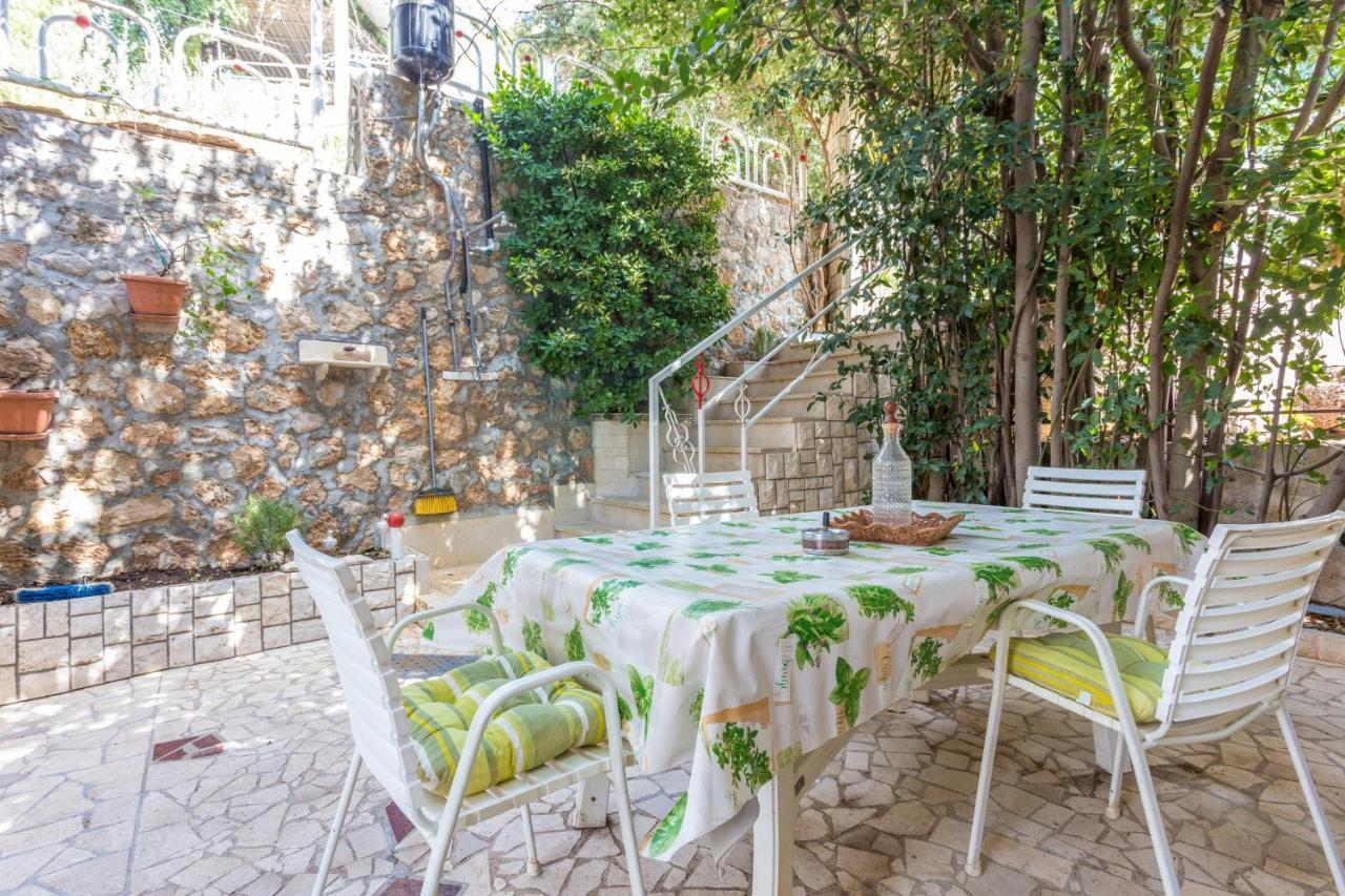 Apartments By The Sea Stanici, Omis - 1028 Tice Exterior foto